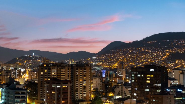 Vue sur Quito et le Panecillo au loin
