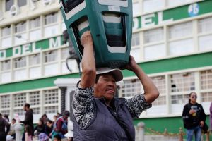 Vendeur de tabourets ambulants