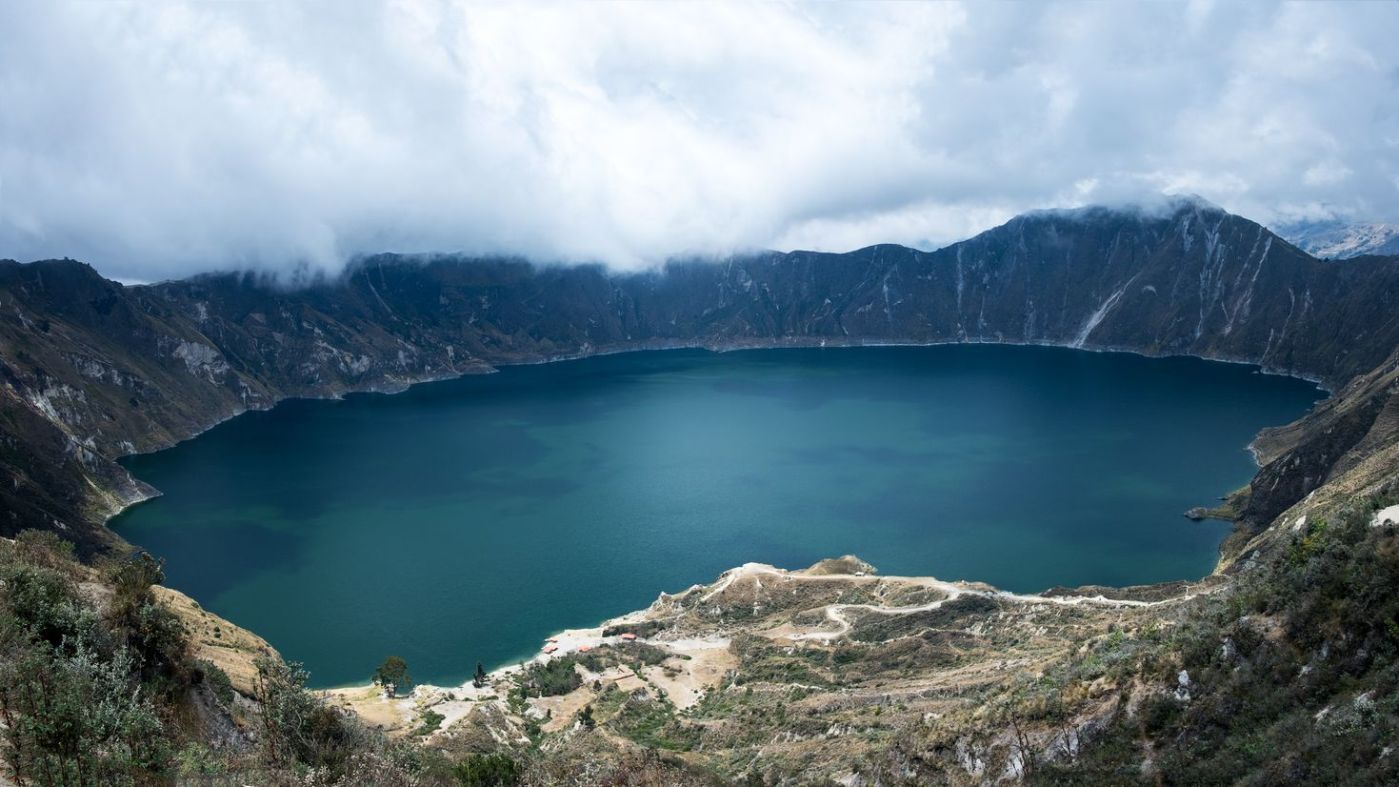 Temps nuageux sur la lagune Quilotoa
