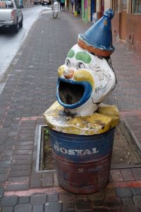 Poubelle freaky clown, Baños, Equateur