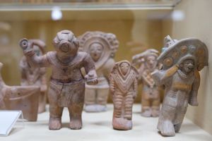 Scaphandrier et figurines