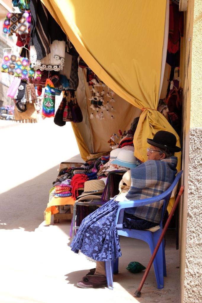 Vendeuse de souvenir à Copacabana