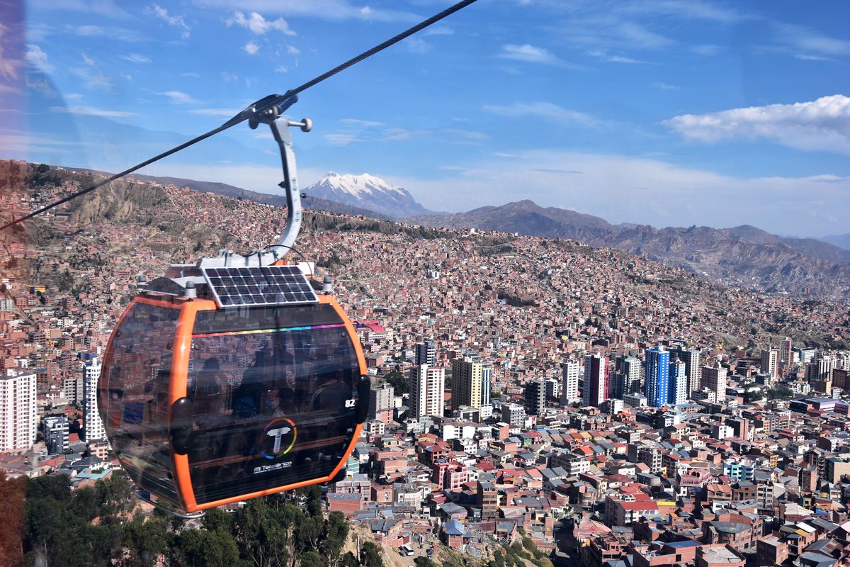 Vue sur La Paz et l'Illimani